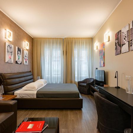 Double L Luxury Suite Milano Esterno foto