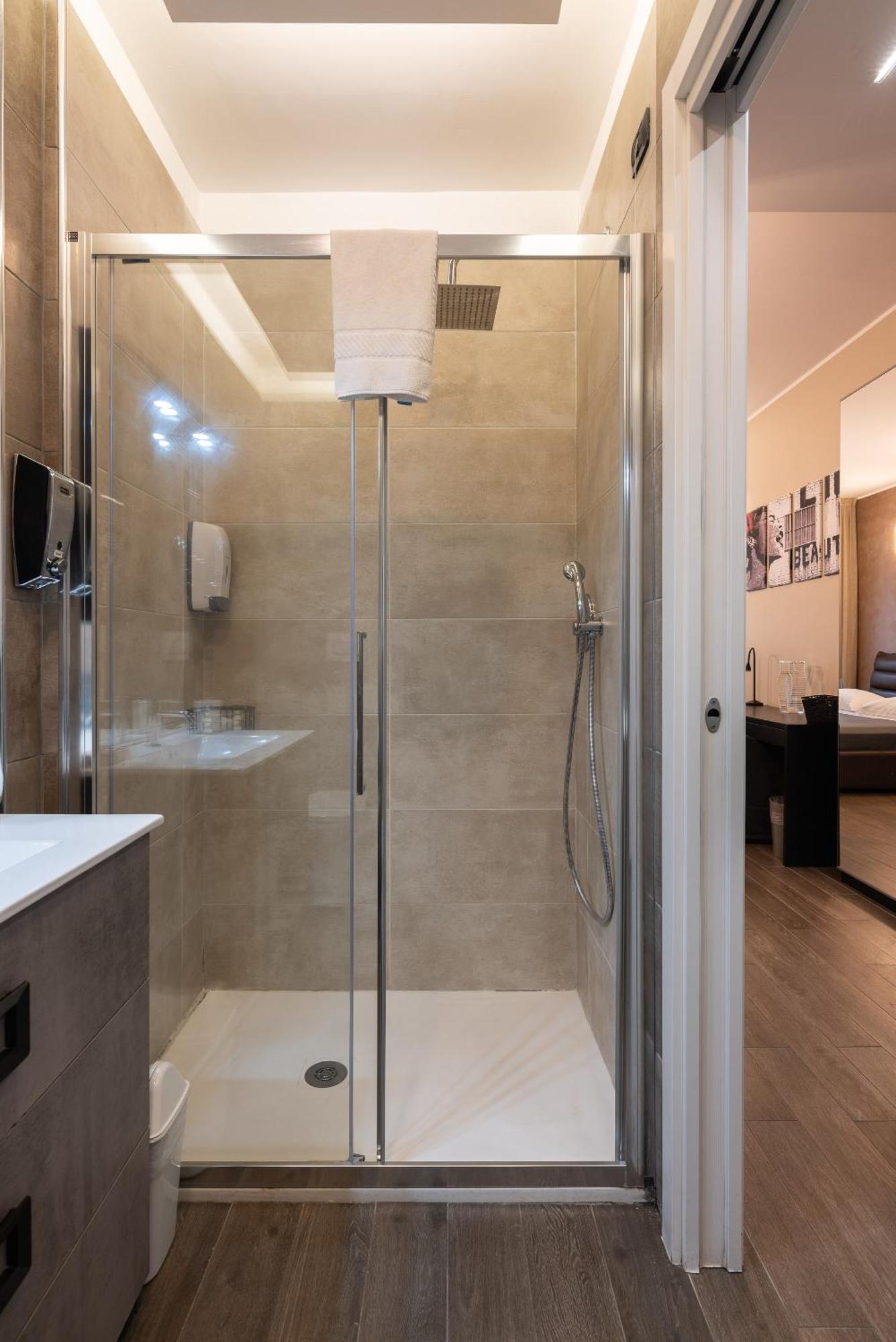 Double L Luxury Suite Milano Esterno foto